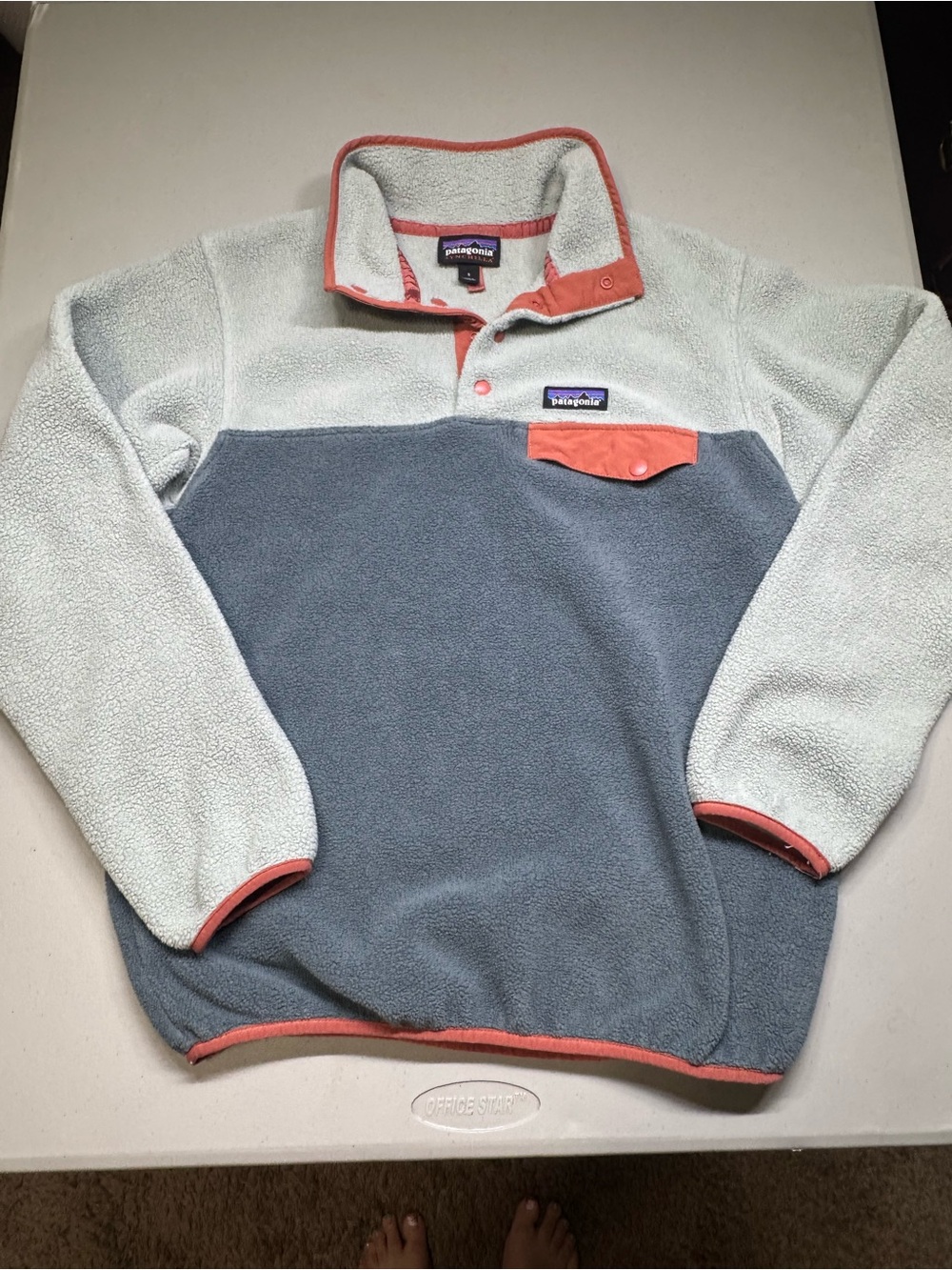 Patagonia Women’s Lightweight Synchilla Snap-T Pullover  nouveou w sleet green